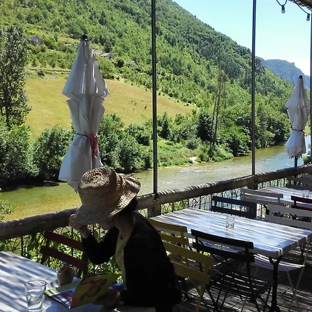 Hotel Hôtel-restaurant Le Parisien